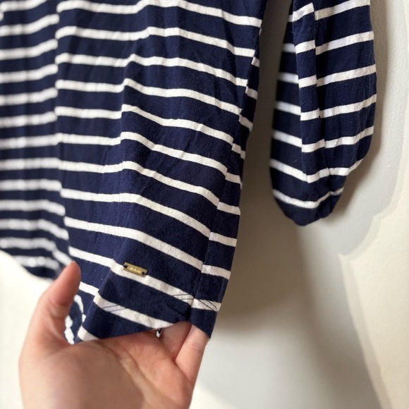 🎉4/30$🎉 Tommy Hilfiger Striped Long Sleeve Tee – Size M 💙 - Picture 3 of 5